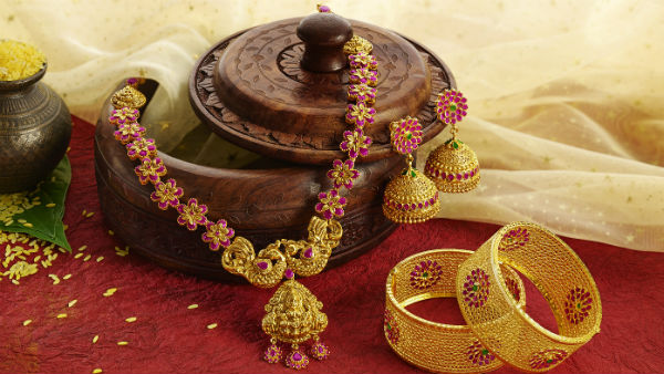 Kalyan Jewellers offers mega Deepavali discounts and giveaways