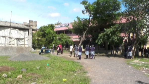 students beat head master in puducherry
