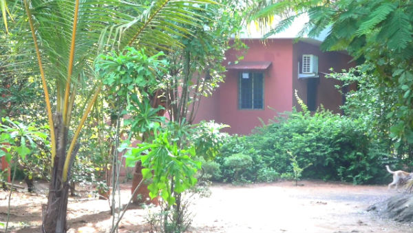 4 dead bodies found in locked house near Puduceherry