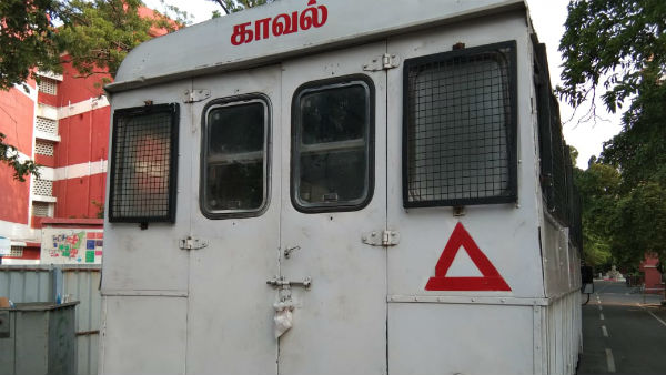 203 தபால் வாக்குகள் 