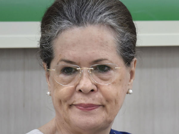 இடைக்கால தலைவராக சோனியா 