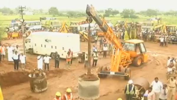 கடும் பாறைகள் 