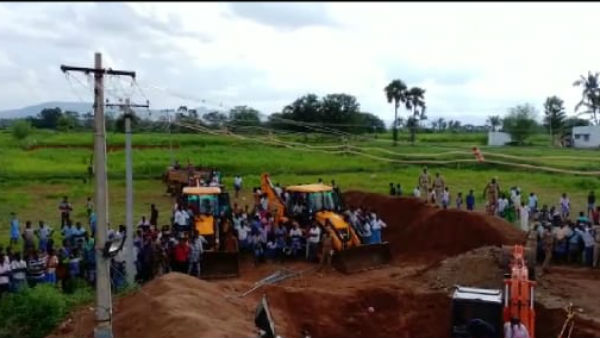 தமிழக அரசு 