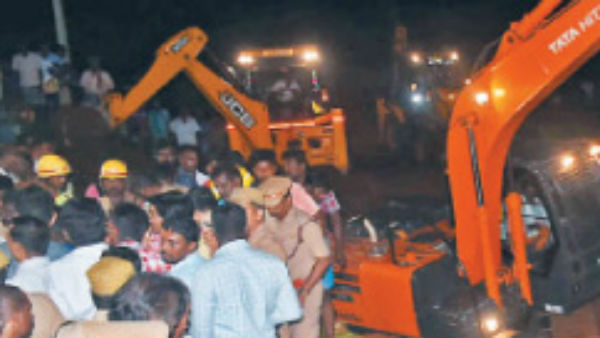 கண் முன்னாடியே 