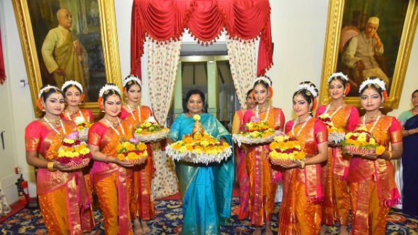 மகாராஷ்டிராவில் பரிசுகள்