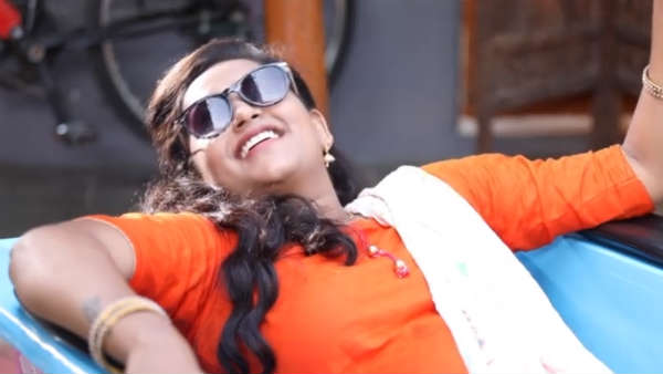 படிச்சு வாங்கின பட்டம்னு படிச்சு வாங்கின பட்டம்னு