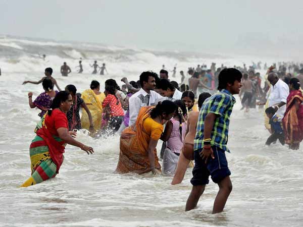 கல் உப்பு கலந்த தண்ணீர் குளியல் 