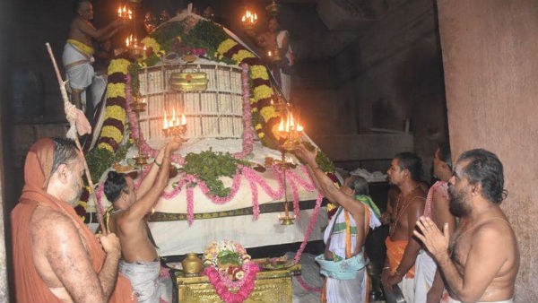 அன்னத்தால் அலங்காரம் 