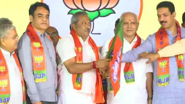 16 எம்எல்ஏக்கள் 