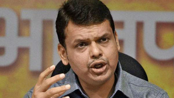 பாஜகவில் இணைத்தார் பாஜகவில் இணைத்தார்