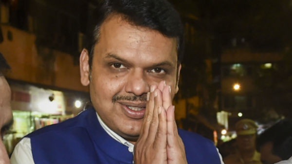 ராஜினாமாக்களால் அரசு கவிழ்ந்தது 