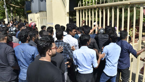 Jaffna University Students commemorate Maaveerar Naal 