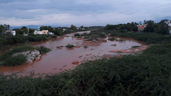 வெள்ளம் புரண்டோடிய குடகனாறு 