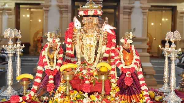 அருள் தரும் சிலை