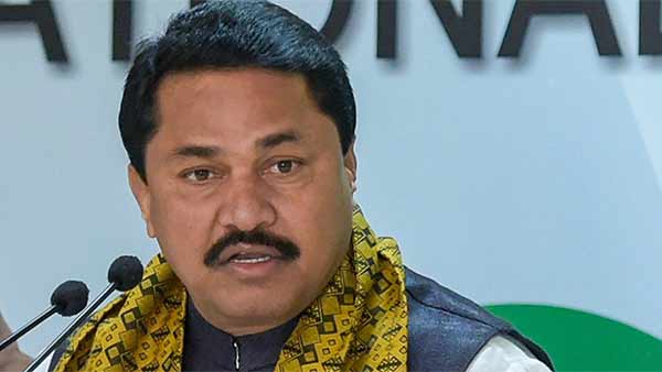 யார் வருகிறார் 