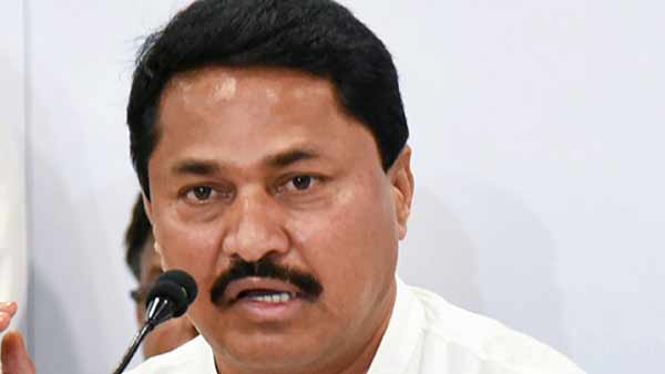 கட்சியில் இருந்து விலகினார் 