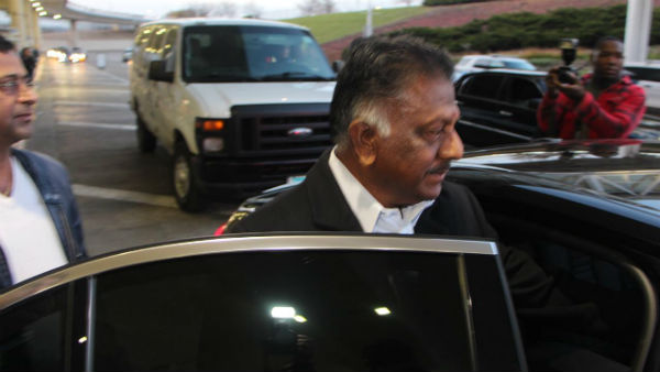 Gold Tamil Son Award to Deputy Chief Minister OPS in the United States 
