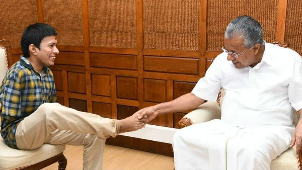 அளித்தார் 