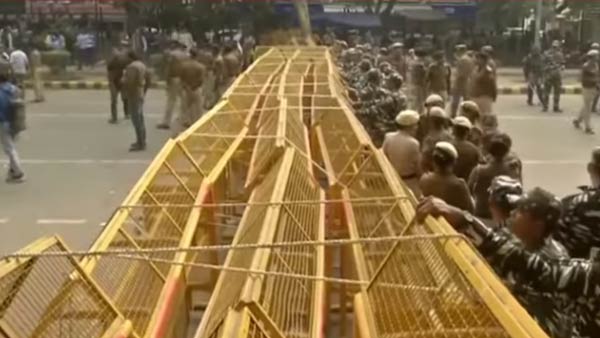 முதல்முறை இப்படி முதல்முறை இப்படி