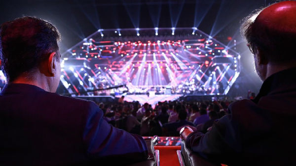 வணங்கினார் 