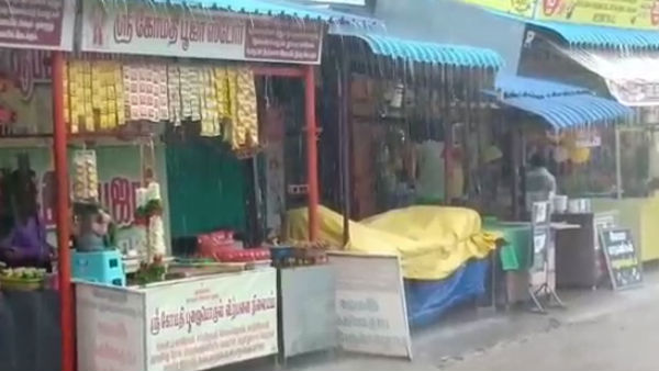 Heavy rain lashes in Sankarankoil, Thenkasi District 
