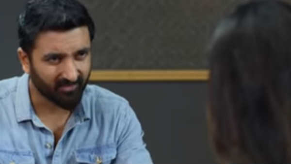 மைக் மோகன் 