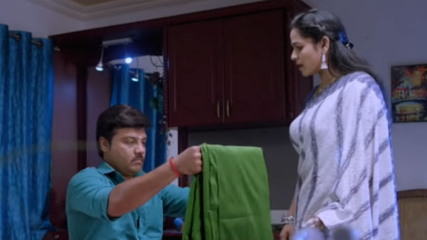 விஜய் சாயலில் 