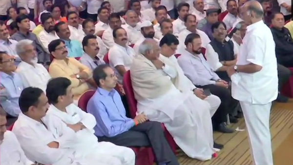 அஜித் பவார் எப்படி 