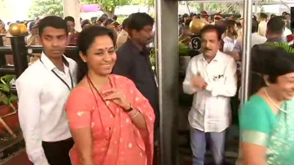 உச்சநீதிமன்றத்தில் வழக்கு 