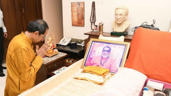 உரிமை கோரினார் 