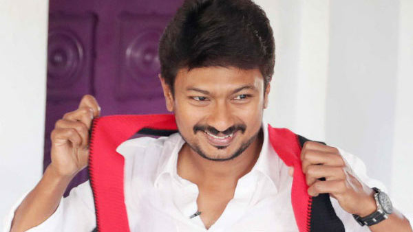 போஸ்டர் அரசியல் 