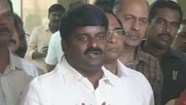 Government withdrawn breaks down service action against government doctors Government withdrawn breaks down service action against government doctors