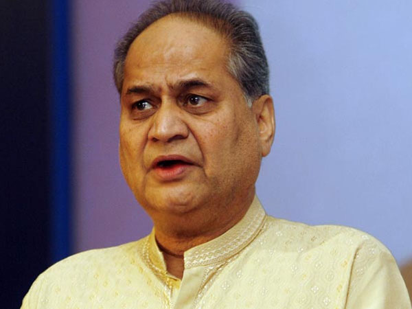 பஜாஜ் என்ன ஏசினார் 