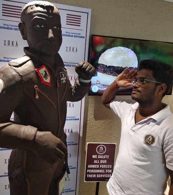 321 kg candy statue in honour of Indian Air Force Wing Commander Abhinandan 