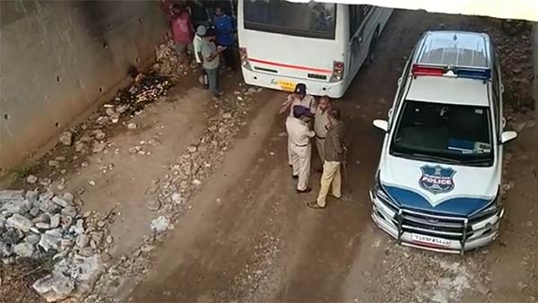 யார் முதலில் 