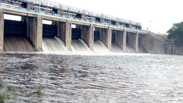  Veedur Dam which reaches full capacity
