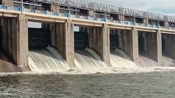  Veedur Dam which reaches full capacity
