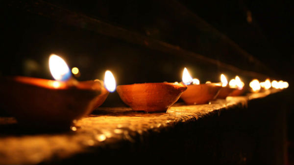 அகண்ட தீபம்