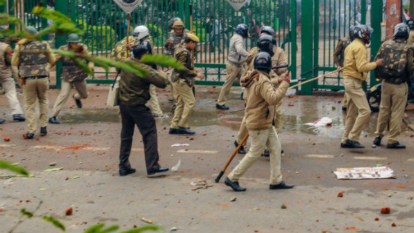 கடும் போராட்டம் கடும் போராட்டம்