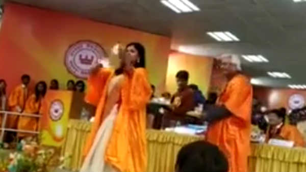 ஜாதவ்பூர் பல்கலை. 