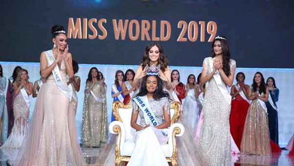 உளவியல் மாணவி 