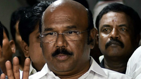 பதில் அளித்தார் 