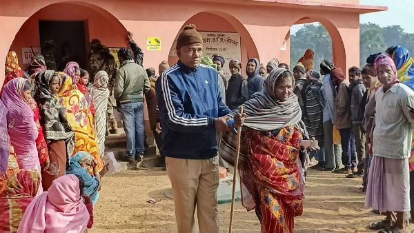 Voting begins for 16 constituencies in the fifth and final phase of Jharkhand Assembly Polls Voting begins for 16 constituencies in the fifth and final phase of Jharkhand Assembly Polls