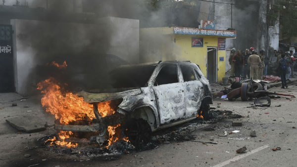 50 வாகனங்கள் தீக்கிரை 