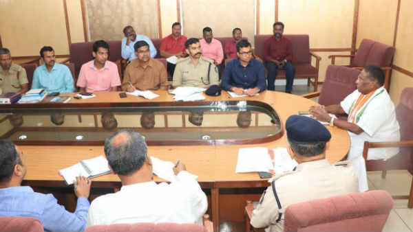 Chief Minister Narayanasamy meeting with officials on New Year celebrations Chief Minister Narayanasamy meeting with officials on New Year celebrations