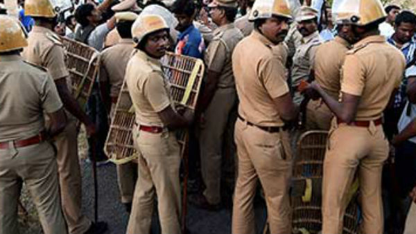 வாக்குச் சாவடிகள் 