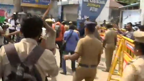 மதுரையில் போராட்டம் 