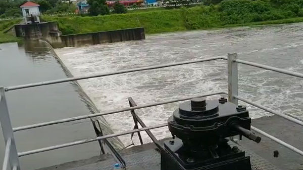 வெறிச்சோடி வெறிச்சோடி
