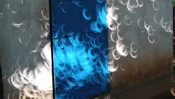 முழு சூரியகிரகணம் முழு சூரியகிரகணம்