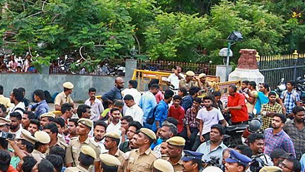 இரண்டு நாள் போராட்டம் 